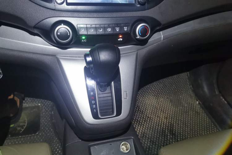 Used Honda CR-V 2012 2.0L two-wheel drive urban version