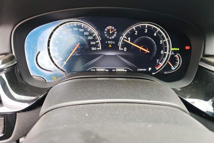 Used BMW 5 Series 2018 Restyled 530Li Leading Edition M Sport Package Odometer Close Up