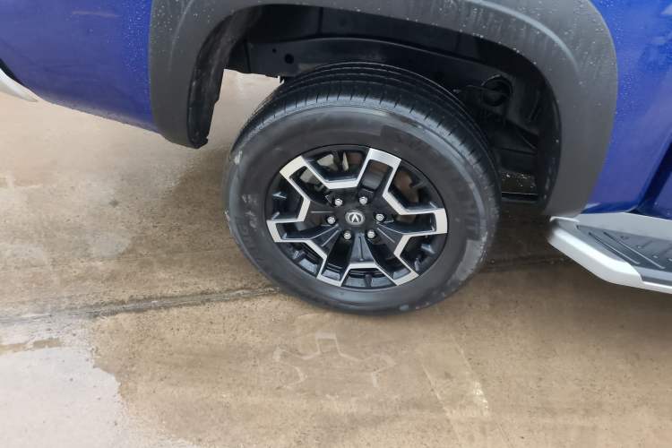 Used Changan Hunter 2024 Knight Edition Flagship Model Dual-Motor All-Wheel Drive Standard Box