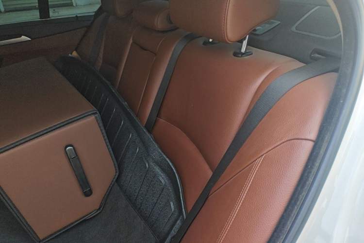 Used BMW 5 Series 2014 520Li Elegant Model