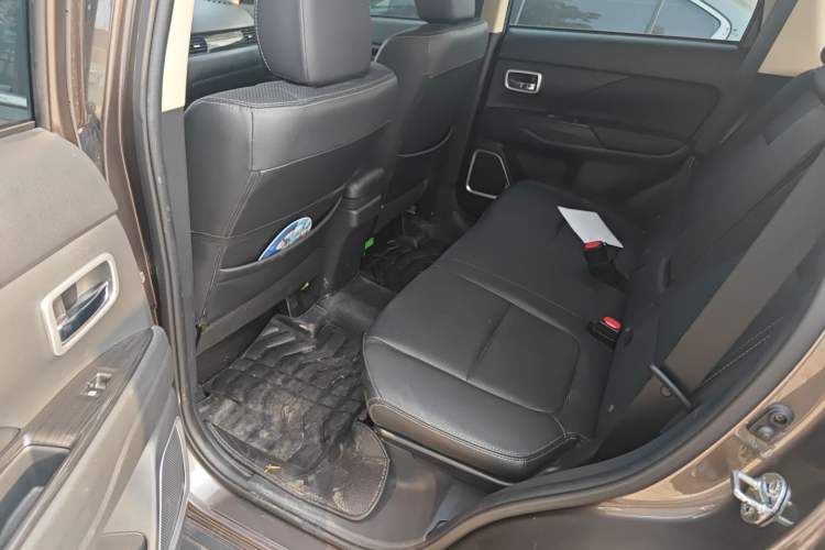 Used Mitsubishi Outlander 2018 2.4L 4x4 Elite Edition 5 Seats Left Rear Seat