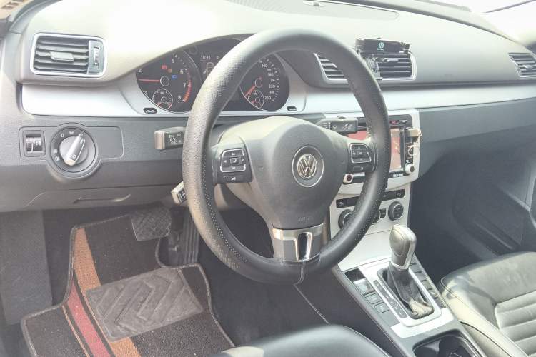 Used Volkswagen Magotan 2016 1.8TSI Smart Enjoyment Leading Model Center Console