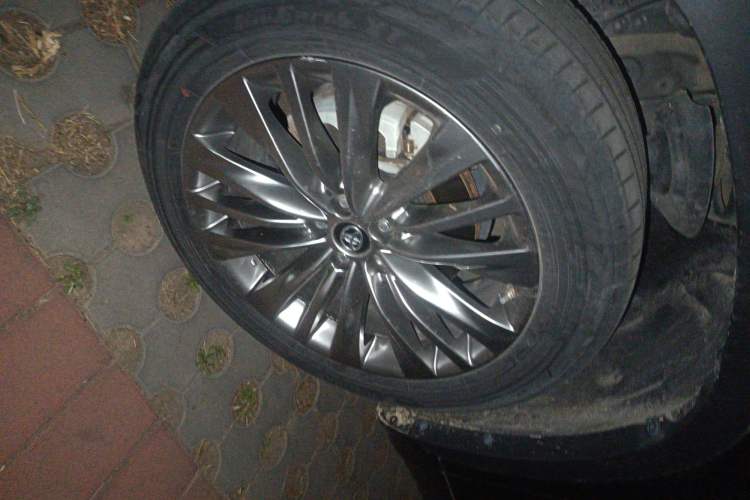 Used Toyota Highlander 2022 Dual-Engine 2.5L Four-Wheel Drive Prestige Version 7 Seats