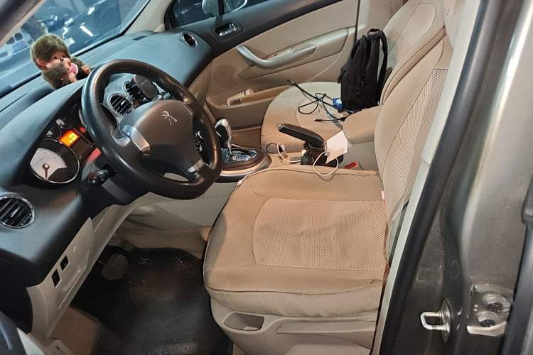 Used Peugeot 408 2013 2.0L Automatic Comfort Edition
