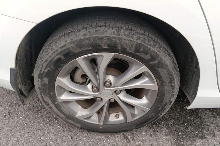 Used Buick Verano 2023 Pro Enjoyment Edition Right Rear Wheel Hub