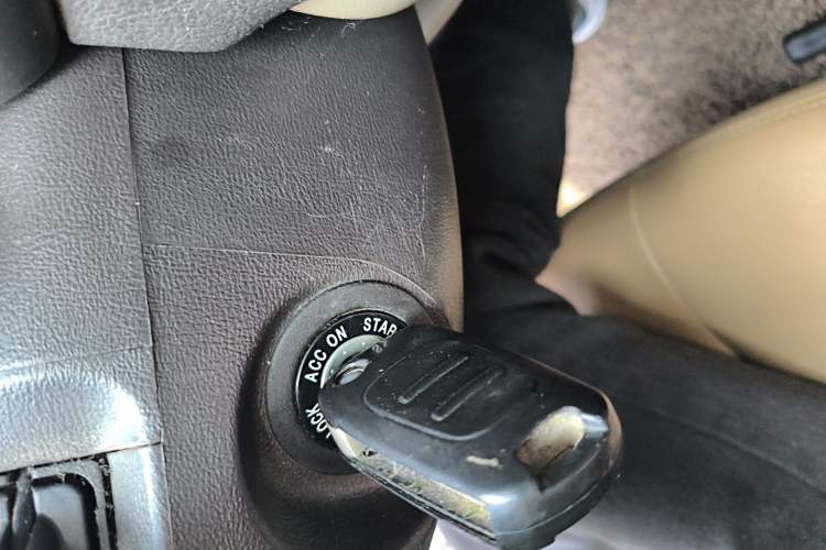 Used Hyundai Celesta 2011 1.6L Manual Comfort Edition Vehicle Key