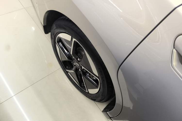 Used Wuling Xingguang 2024 Co-Creation Edition 510 Advanced Model
