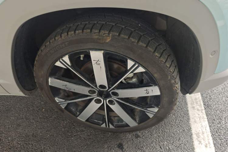 Used Geely Auto icon 2023 1.5TD Chocolate Luxe Edition Right Front Wheel Hub