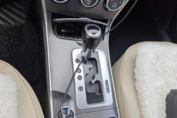 Used Mazda 6 2014 2.0L Automatic Classic Version
