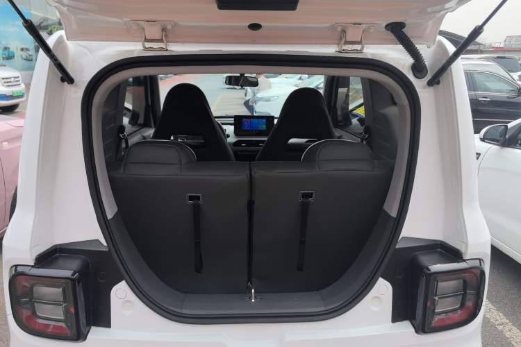 Used Geely Galaxy Panda 2024 Panda Mini 200km Endurance Bear Trunk