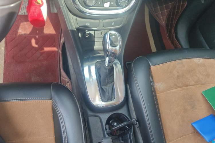 Used Buick Encore 2015 1.4T Automatic Two-Wheel Drive Urban Leading Model Gear Lever