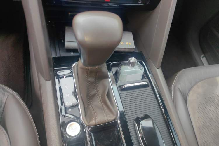 Used Volkswagen Viloran 2020 330TSI Business Edition Gear Lever