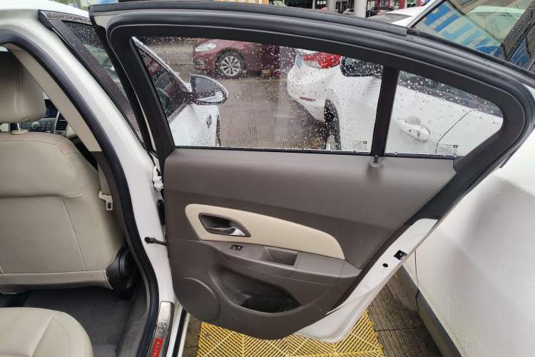 Used Chevrolet Cruze 2015 1.5L Classic SE MT