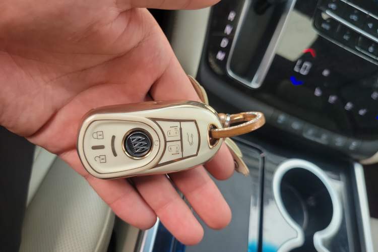 Used Buick GL8 2017 28T Avenir Avia National Emission Standard V
