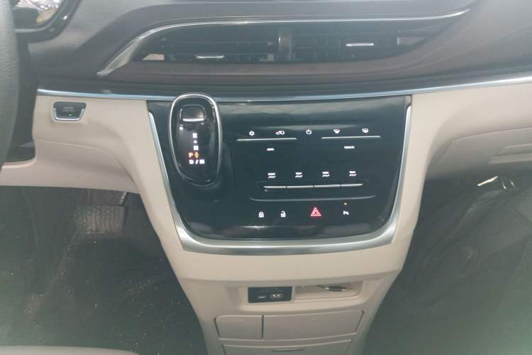 Used Buick GL8 2023 Land Executive Class Smart Enjoyment Model
