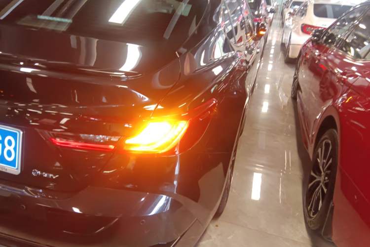 Used Toyota Camry 2026 Model Dual-Engine 2.0HSE Sport Lite Edition