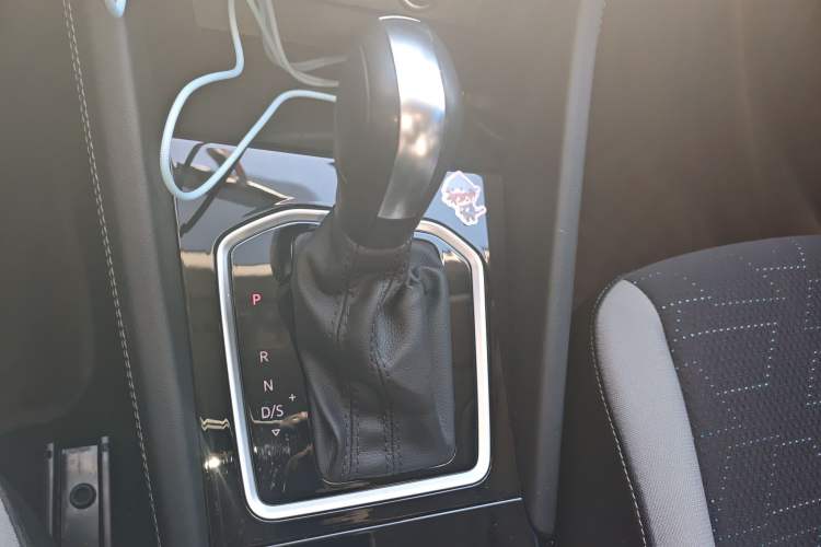 Used Jetta VS5 2024 280TSI Automatic Pioneer Edition Gear Lever