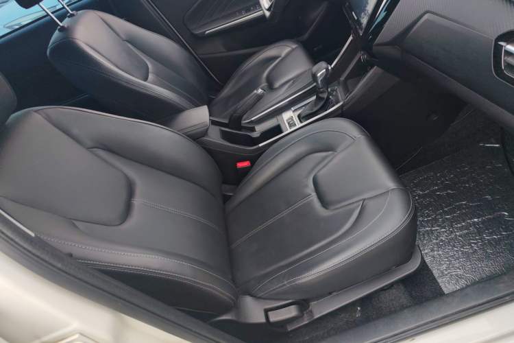 Used Chery Tiggo 3X 2022 PLUS 1.5L CVT Thrilling Red Date Edition II Right Front Seat