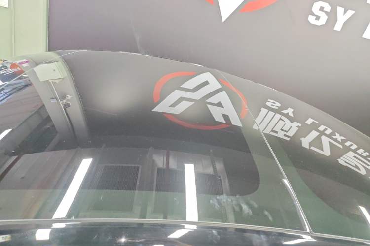 Used Tesla Model 3 2023 Rear-Wheel-Drive Version Roof