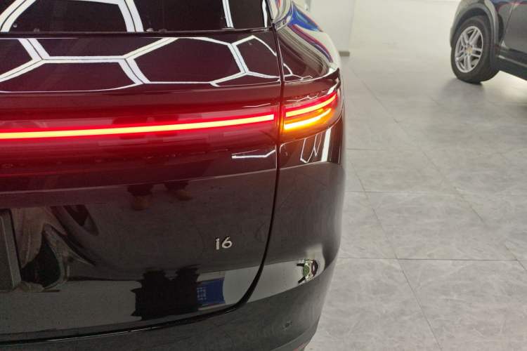 Used Li Auto i6 2025 Model Two-Wheel-Drive Standard Type Right Rear Taillight