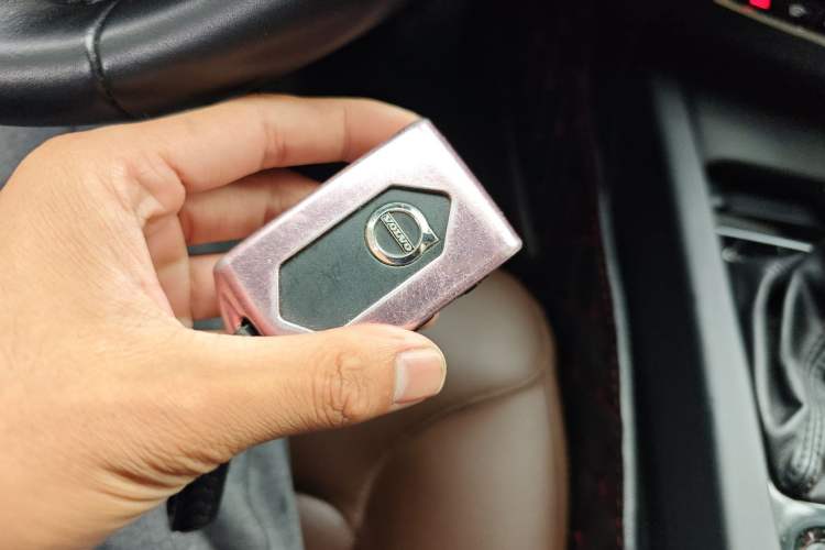 Used Volvo XC60 2019 T5 4x4 Smart Edition China VI Standard