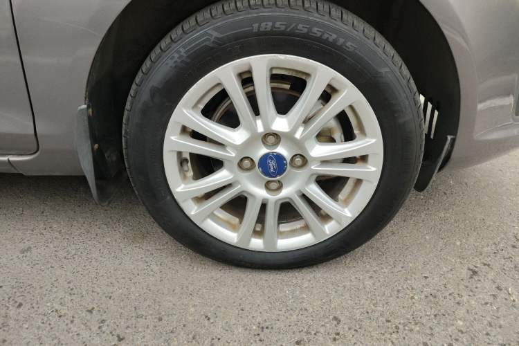 Used Ford Fiesta 2013 Hatchback 1.5L Automatic Fashion Edition Right Front Wheel Hub