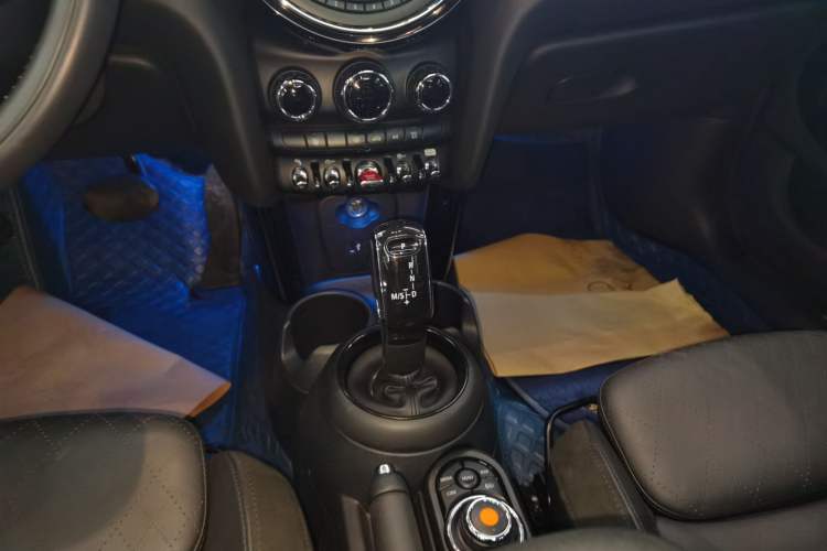 Used MINI MINI 2021 1.5T COOPER Artist Five-Door Edition