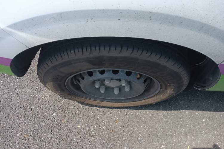 Used SAIC MAXUS Dana V1 2024 V1 Short Wheelbase Low-Roof Multi-Function Version (51 kWh)
