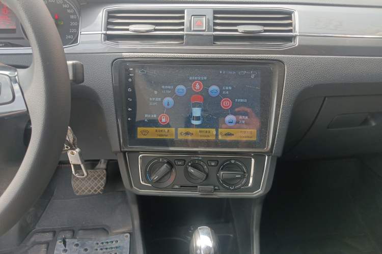 Used Volkswagen Santana 2018 1.5L Automatic Comfort Edition Audio And AC Panel