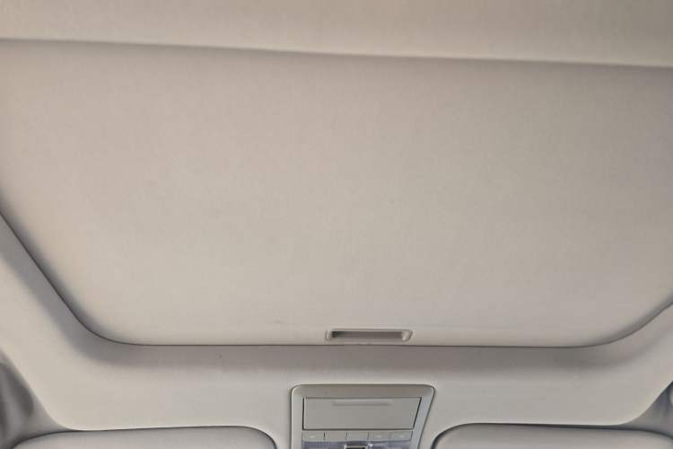 Used Chevrolet Captiva 2012 2.4L 4x4 Flagship Edition 7 Seats