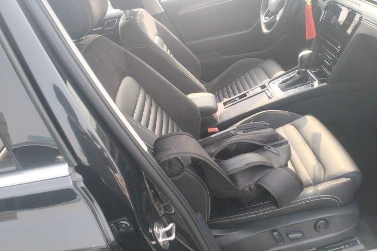 Used Volkswagen Magotan 2020 330TSI DSG Leading Model Right Front Seat