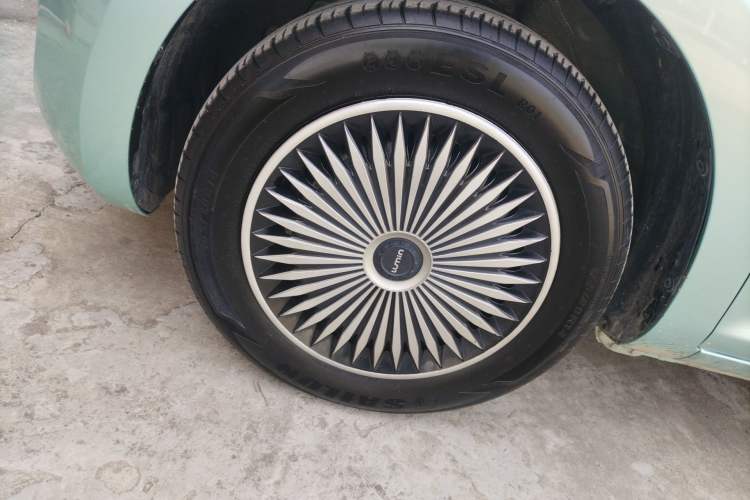 Used CHANGAN NEVO Lumin 2022 155 km – Refreshingly Sweet Edition Left Front Wheel Hub