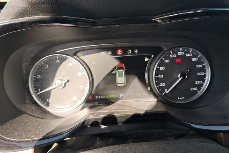 Used GAC Trumpchi GS8 2017 320T Two-Wheel Drive Luxury Smart Connectivity Version (7 Seats) Instrument Cluster