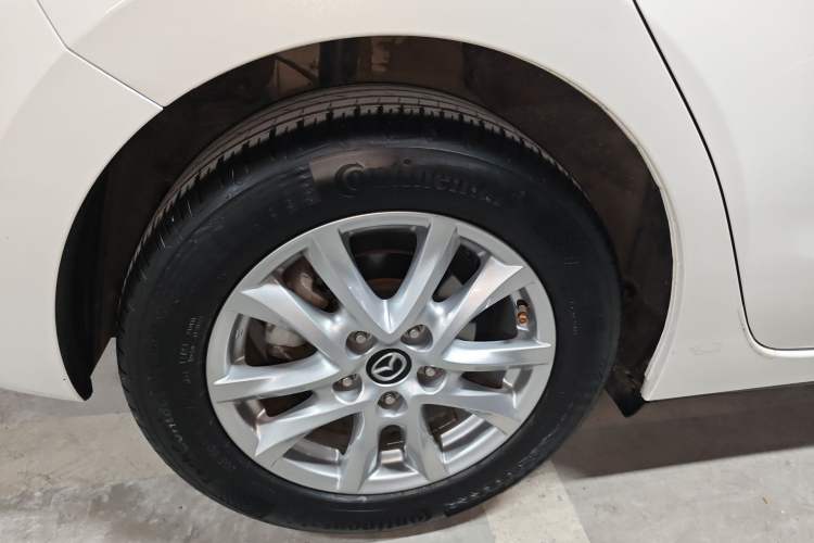 Used Mazda 3 Axela 2017 Hatchback 1.5L Automatic Comfort Model Emission Standard China V
