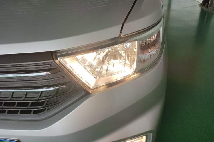 Used Wuling Hongguang V 2021 1.5L Enjoyment Edition LAR Left Front Headlight
