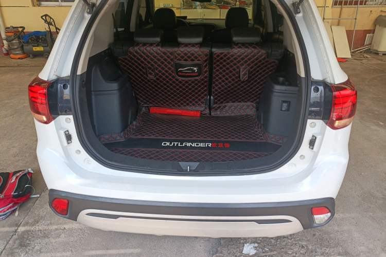 Used Mitsubishi Outlander 2019 2.0L Two-Wheel Drive Comfort Edition 5 Seats China VI Standard