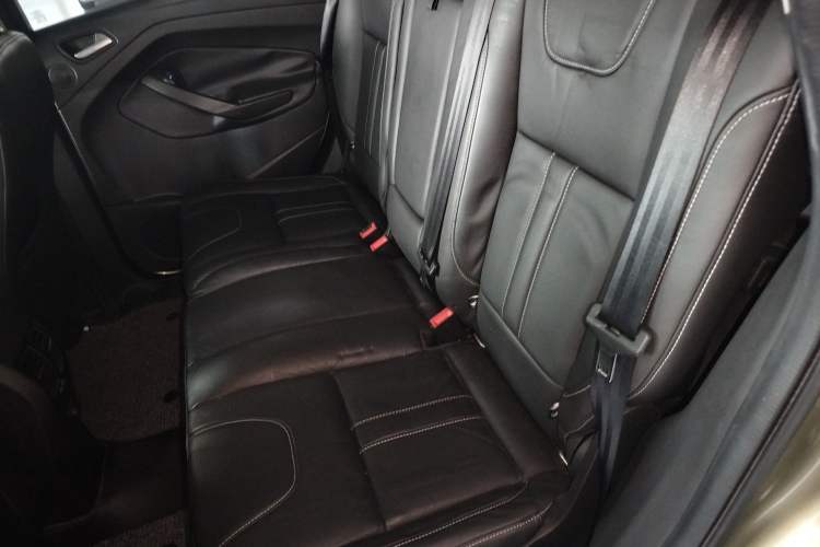 Used Ford Kuga 2013 2.0L GTDi Four-Wheel-Drive Sport Model Left Rear Seat