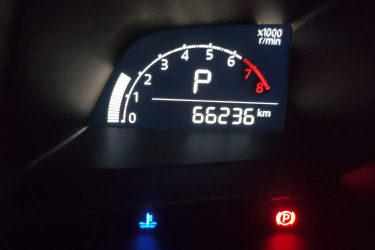 Used Mazda 3 Axela 2017 Sedan 1.5L Automatic Luxury Model Emission Standard China V Odometer Close Up