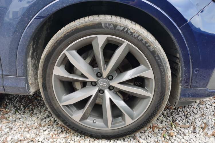 Used Audi Q7 2020 55 TFSI quattro S line sports model