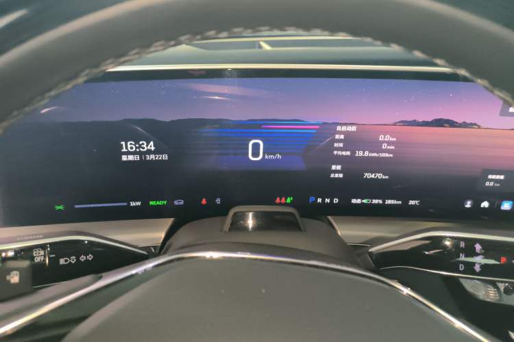 Used Cadillac LYRIQ 2022 Four-Wheel-Drive High-Performance Deluxe Edition Instrument Cluster