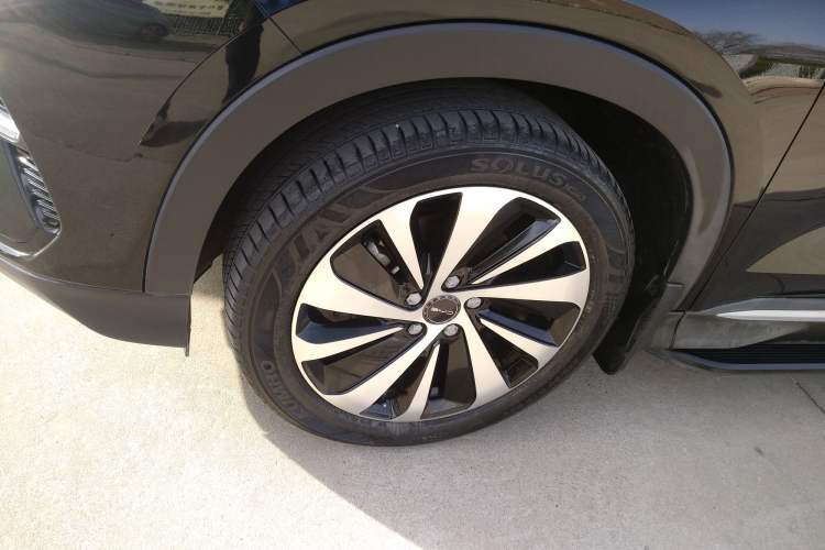 Used BYD Song PLUS New Energy 2023 Champion Edition DM-i 110KM Flagship Model Left Front Wheel Hub