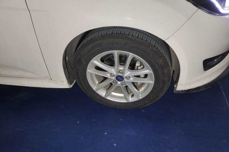 Used Ford Focus 2018 Hatchback Classic 1.6L Automatic Trendy SmartDrive Edition
