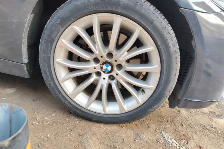 Used BMW 5 Series 2014 525Li Luxury Design Package
