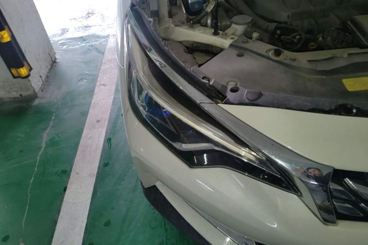 Used Venucia D60 2019 100 000 Glory 1.6L XL Manual Chenku Edition China VI Right Front Headlight