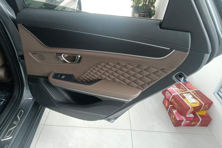 Used BYD Han 2024 DM-i Glory Edition 121KM Premium Model
