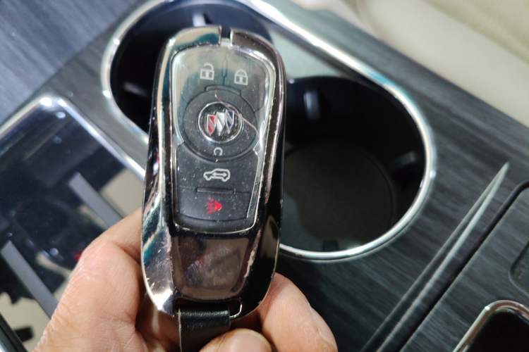 Used Buick GL8 2022 ES Landtrek 653T Comfort Edition