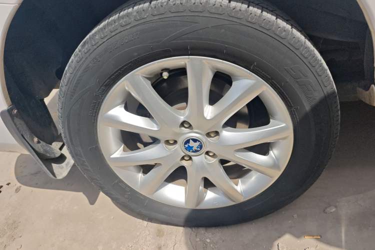 Used Venucia T70 2015 2.0L CVT Smart Edition Right Rear Wheel Hub