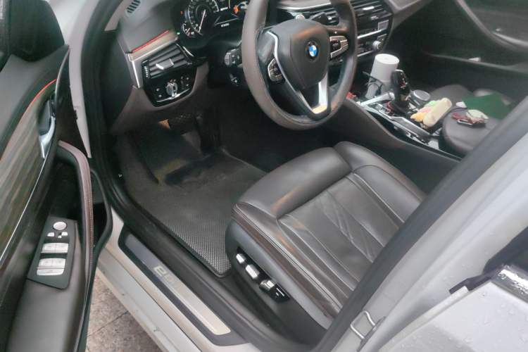 Used BMW 5 Series New Energy 2018 530Le Luxury Package Driver Seat