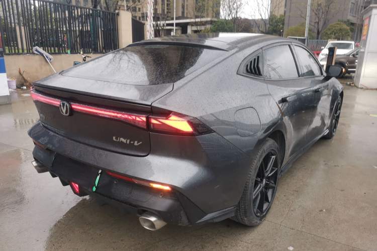 Used CHANGAN UNI-V iDD 2023 Zhidian iDD 1.5T 113km Smart & Fun Version (Rapid Edition)
