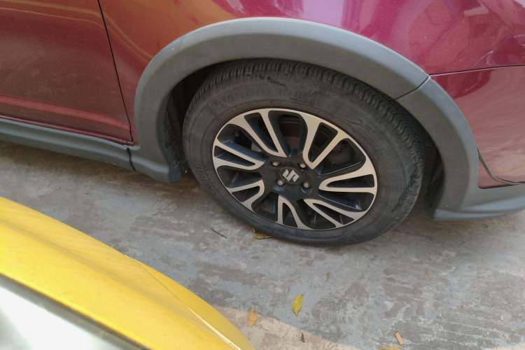 Used Suzuki Swift 2013 1.5L Automatic 20th Anniversary Limited Edition Right Front Wheel Hub